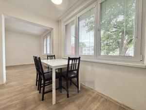 Pronájem bytu 2+kk, České Budějovice - České Budějovice 6, Brožíkova, 58 m2