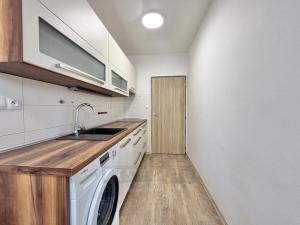 Pronájem bytu 2+kk, České Budějovice - České Budějovice 6, Brožíkova, 58 m2