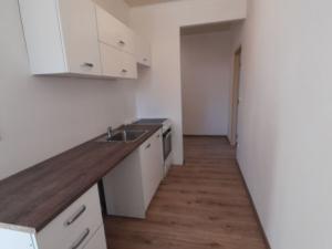 Prodej bytu 3+1, Nová Role, Školní, 60 m2