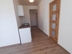 Prodej bytu 3+1, Nová Role, Školní, 60 m2