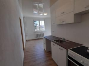 Prodej bytu 3+1, Nová Role, Školní, 60 m2