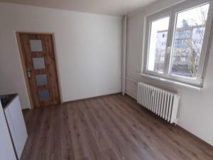 Prodej bytu 3+1, Nová Role, Školní, 60 m2