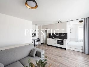 Pronájem bytu 1+kk, Praha, Zvěřinova, 39 m2