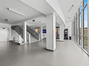 Pronájem obchodního prostoru, Praha - Hloubětín, Poděbradská, 326 m2