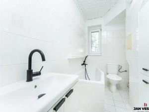Pronájem bytu 3+1, Praha - Čakovice, U Párníků, 49 m2