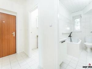 Pronájem bytu 3+1, Praha - Čakovice, U Párníků, 49 m2