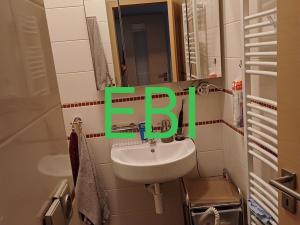 Pronájem bytu 2+kk, Praha, U průhonu, 56 m2
