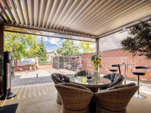 Prodej obchodního prostoru, Zeleneč, Jitrocelová, 150 m2