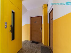 Prodej bytu 2+1, Mariánské Lázně, Podhorská, 68 m2