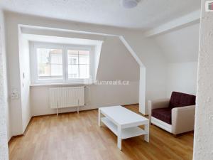 Pronájem bytu 2+1, Opava - Předměstí, Polní, 33 m2