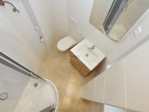 Pronájem bytu 2+kk, Praha - Smíchov, Grafická, 42 m2