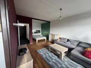 Pronájem bytu 1+1, Praha - Prosek, Jablonecká, 44 m2