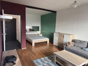 Pronájem bytu 1+1, Praha - Prosek, Jablonecká, 44 m2