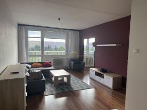 Pronájem bytu 1+1, Praha - Prosek, Jablonecká, 44 m2