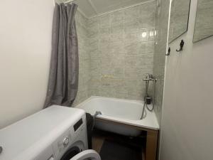 Pronájem bytu 1+1, Praha - Prosek, Jablonecká, 44 m2