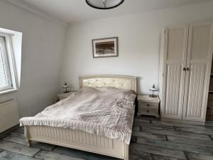 Prodej bytu 4+1, Karlovy Vary - Stará Role, Rybářská, 111 m2