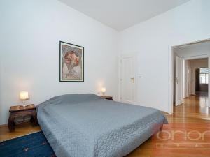 Pronájem bytu 3+1, Praha - Nové Město, Odborů, 102 m2