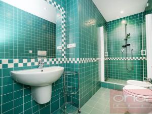 Pronájem bytu 3+1, Praha - Nové Město, Odborů, 102 m2