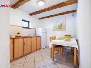 Prodej komerční nemovitosti, Kundratice, 770 m2