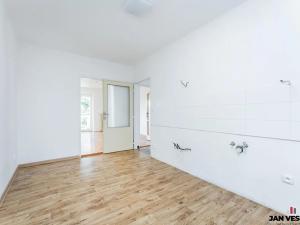 Pronájem bytu 2+1, Praha - Čakovice, Svratecká, 55 m2