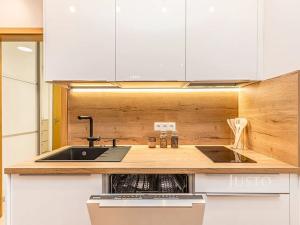 Pronájem bytu 1+kk, Praha - Řeporyje, Kakosova, 33 m2
