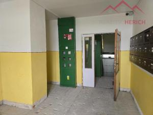 Prodej bytu 2+1, Chomutov, Jirkovská, 61 m2