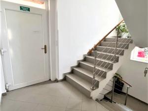 Pronájem kanceláře, Praha - Hloubětín, Milovická, 20 m2