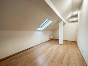 Pronájem obchodního prostoru, Praha - Žižkov, Jeronýmova, 18 m2