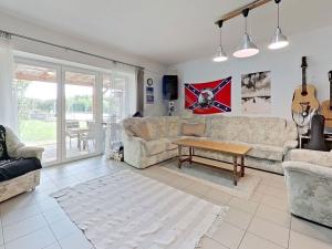 Prodej vícegeneračního domu, Světice, 207 m2