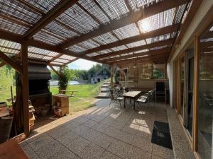 Prodej vícegeneračního domu, Světice, 207 m2