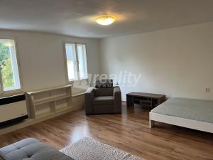 Pronájem bytu 1+1, Jihlava, Husova, 28 m2
