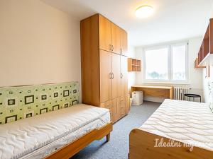Pronájem bytu 3+1, Praha - Horní Měcholupy, Livornská, 72 m2