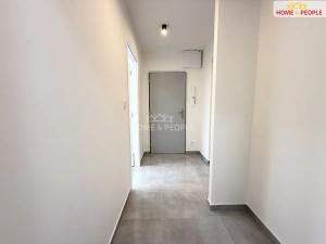 Prodej bytu 4+kk, Praha - Kobylisy, Chabařovická, 69 m2