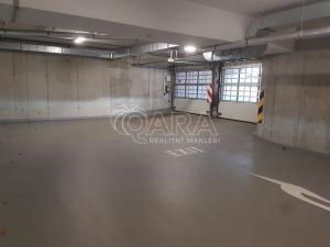 Prodej garážového stání, Praha - Libeň, U Slovanky, 13 m2