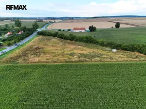 Prodej komerčního pozemku, Kuchařovice, 9212 m2