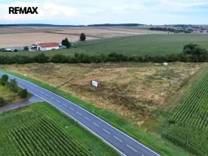 Prodej komerčního pozemku, Kuchařovice, 9212 m2
