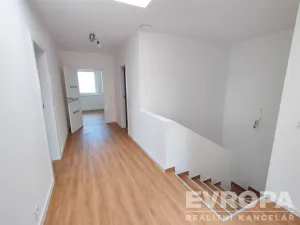 Prodej rodinného domu, Červené Pečky, Hrabáňova, 210 m2