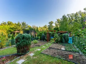 Prodej zahrady, Rybitví, 185 m2