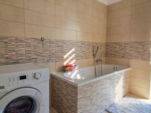 Pronájem bytu 3+kk, Pardubice - Zelené Předměstí, Bratranců Veverkových, 72 m2