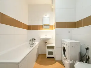 Pronájem bytu 1+kk, Praha - Žižkov, Baranova, 32 m2