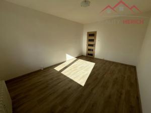 Pronájem bytu 2+1, Chomutov, Březenecká, 62 m2