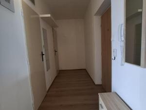 Pronájem bytu 1+1, Kopřivnice, Kpt. Nálepky, 37 m2