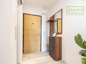Pronájem bytu 1+kk, Praha, Samohelova, 29 m2