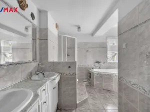 Prodej rodinného domu, Stará Paka, Nová, 260 m2