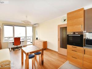 Pronájem bytu 2+kk, Praha - Hlubočepy, Werichova, 56 m2