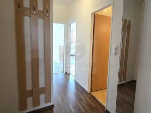 Pronájem bytu 2+kk, Praha - Vysočany, Podkovářská, 53 m2