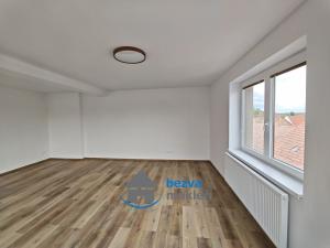 Pronájem bytu 1+1, Skuteč, Boženy Němcové, 55 m2