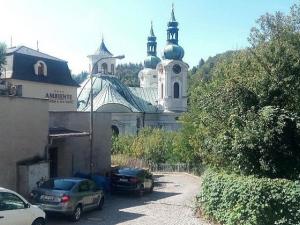 Pronájem bytu 2+kk, Karlovy Vary, Kolmá, 62 m2