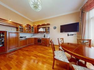 Prodej bytu 3+kk, Karlovy Vary, Vřídelní, 81 m2