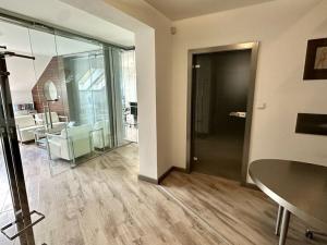 Pronájem kanceláře, Praha - Smíchov, Holečkova, 24 m2